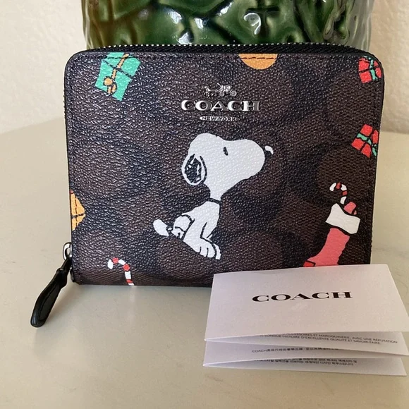 Coach | Bags | Coach X Peanuts Signature Snoopy Small Zip